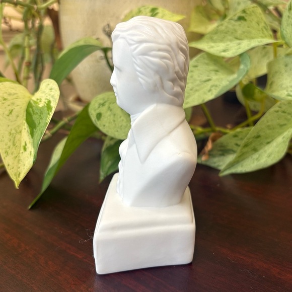 Porcelain Wolfgang Amadeus Mozart Composer Bust Figurine Statue Willis Music 5" - Picture 2 of 9